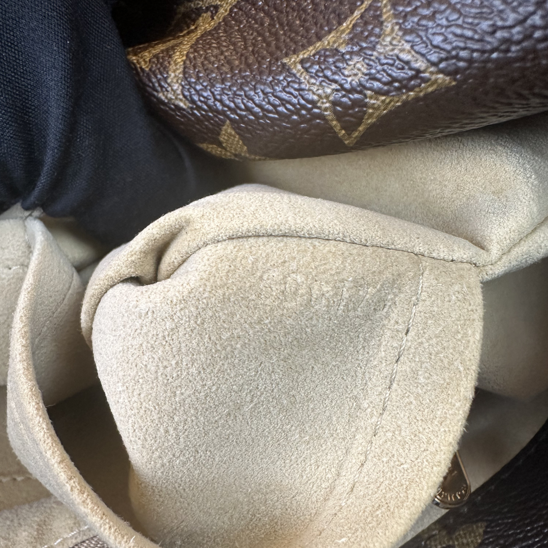 Pre-Owned Louis Vuitton Monogram Canvas Artsy MM Shoulder Bag Tote