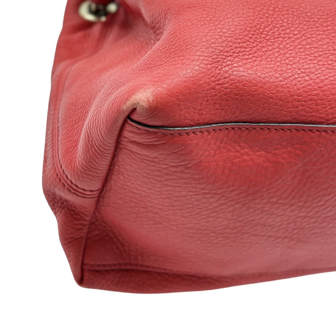 Pre-Owned Gucci GG Logo Red Leather Soho Chain Shoulder Bag Totes