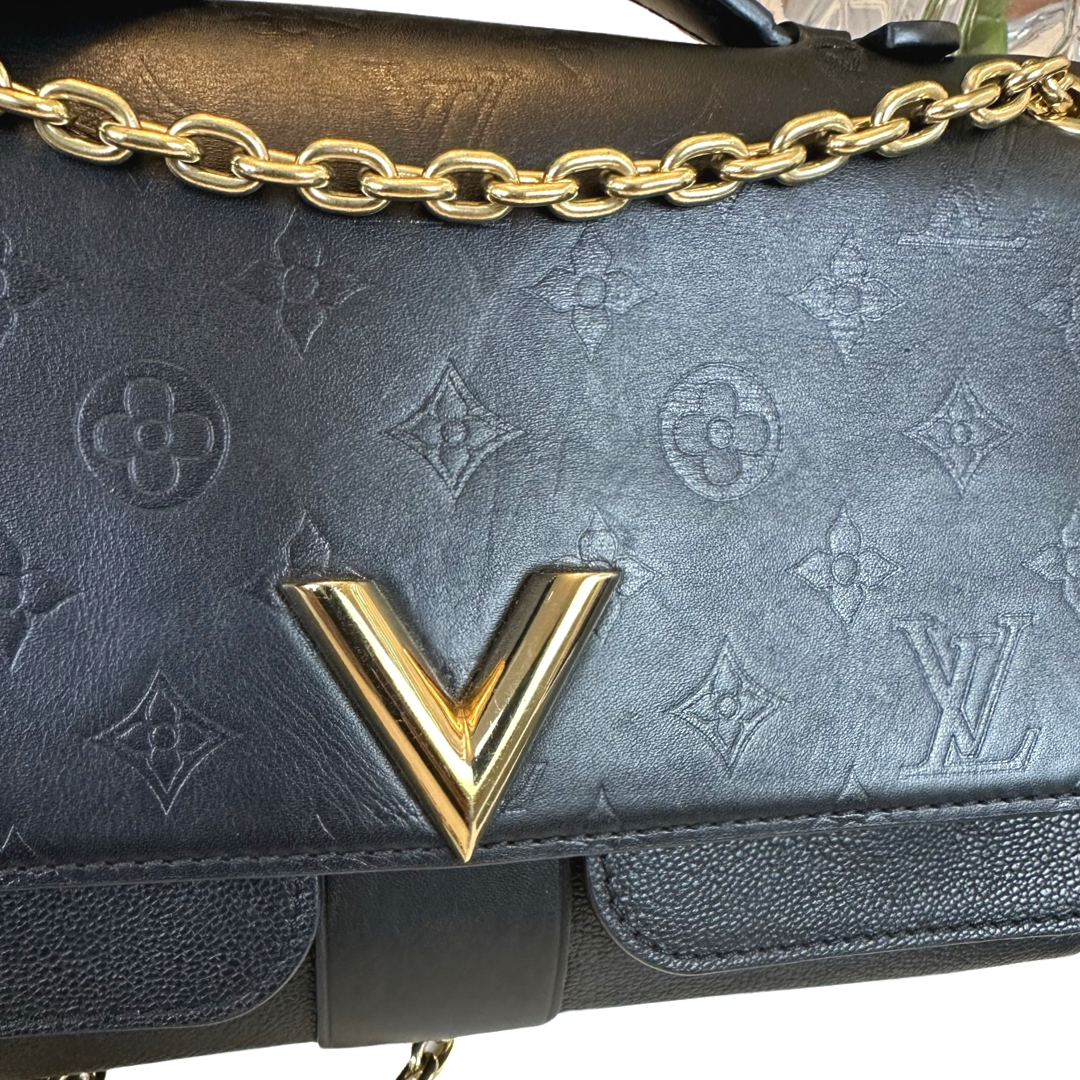 Pre-Owned Louis Vuitton Monogram Black Leather Very Chain V Logo Shoulder Bag