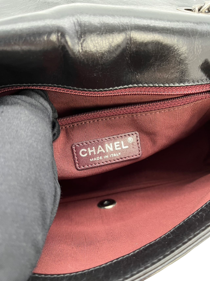 Pre-Owned Chanel Black Leather boy Bag Shoulder Bag