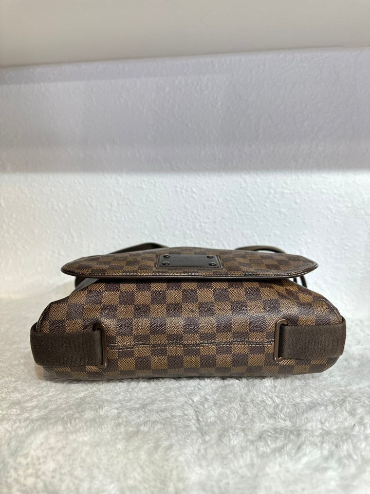 Louis Vuitton Damier Ebene Messenger bag