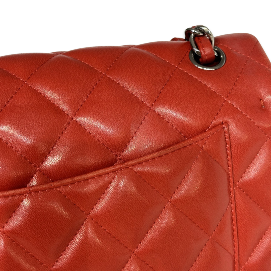Pre-Owned Chanel Red Leather Jumbo Double Flap Classic Flap Shoulder Bag