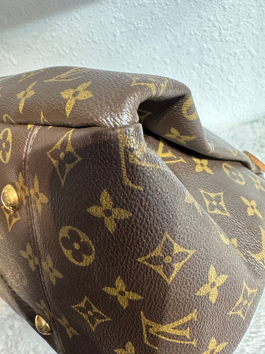 Louis Vuitton Monogram Canvas Artsy MM Shoulder Bag Tote