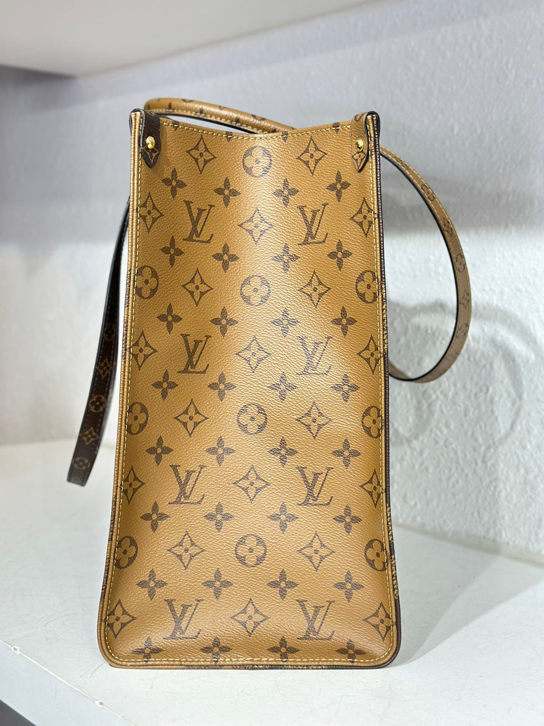 Louis Monogram canvas On the go GM Shoulder Bag