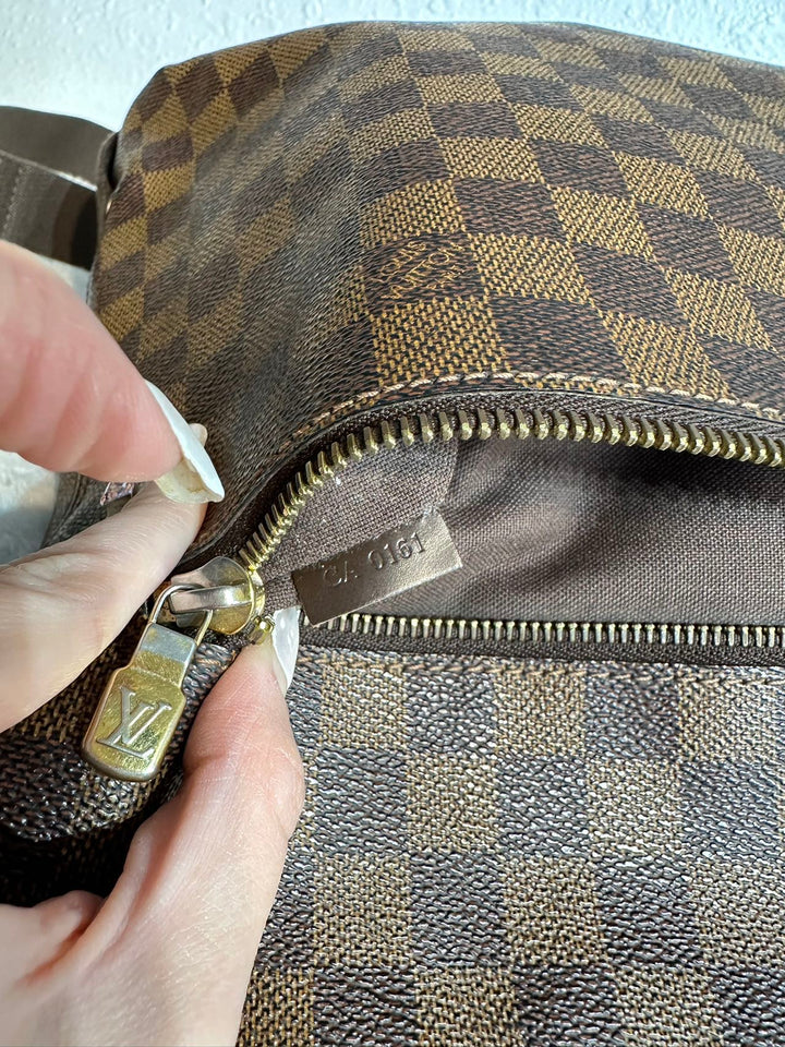 Louis Vuitton Damier Ebene Messenger bag