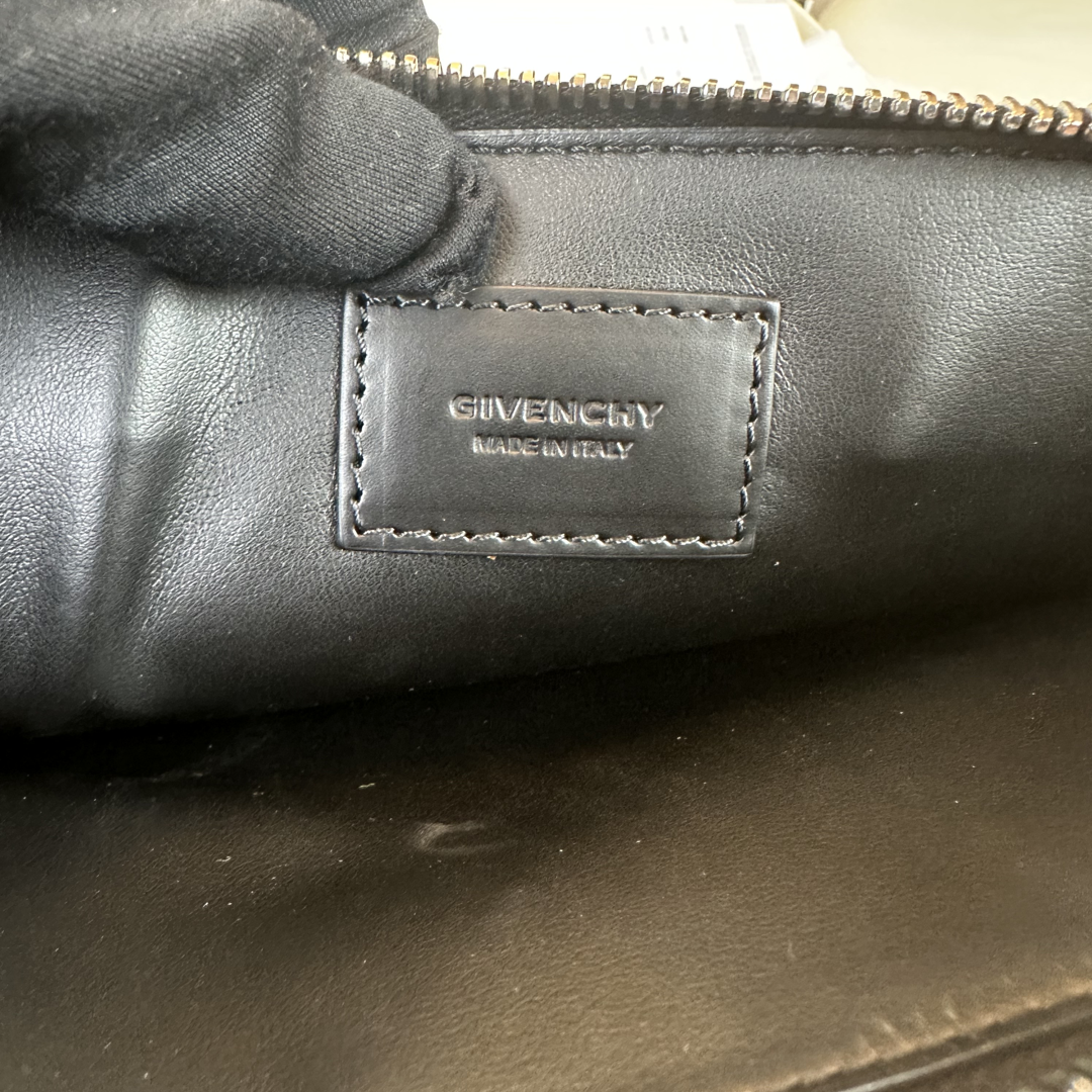 Pre-Owned Givenchy Black Leather Large Pouch Clutch Handbag