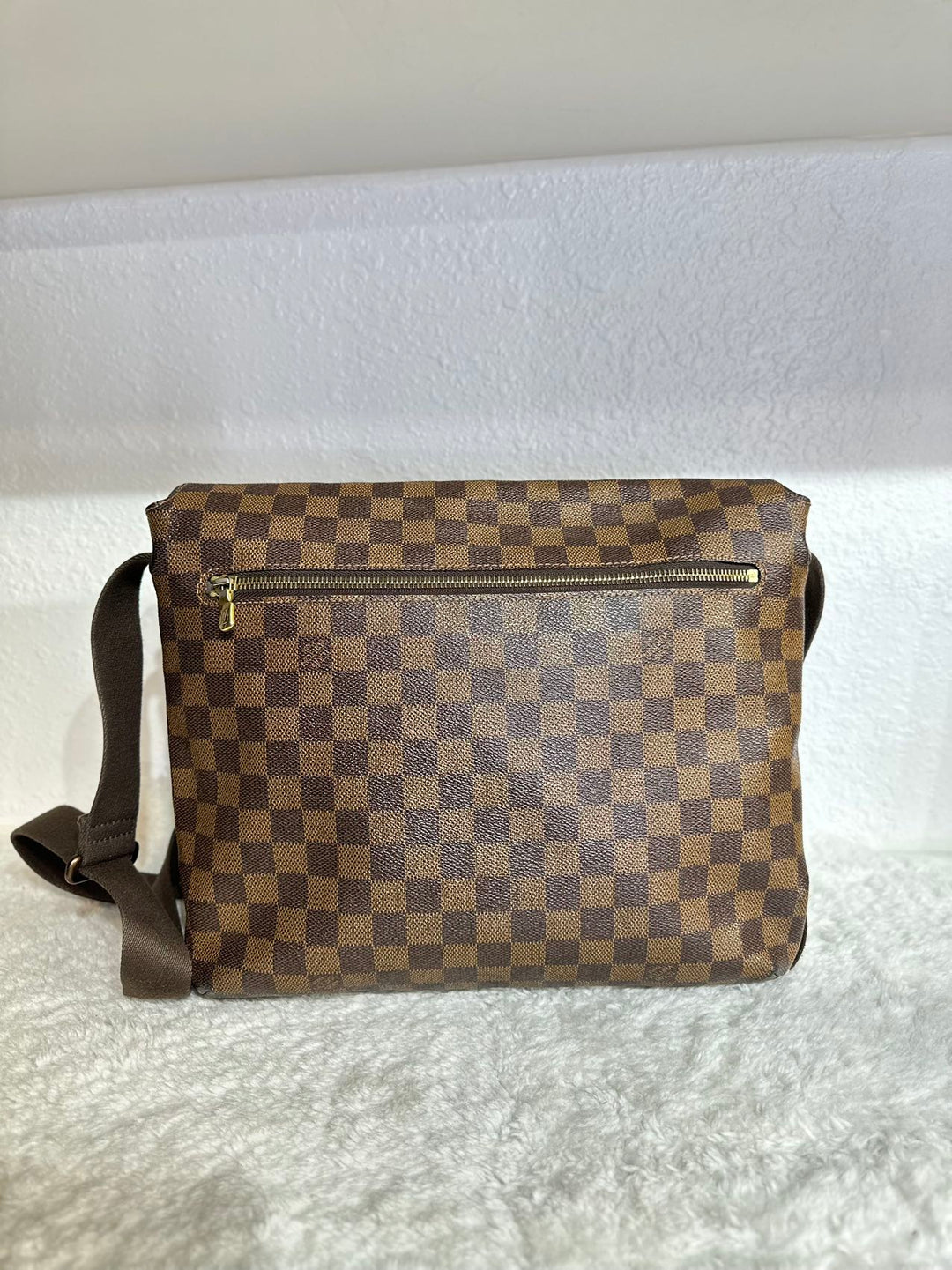 Louis Vuitton Damier Ebene Messenger bag