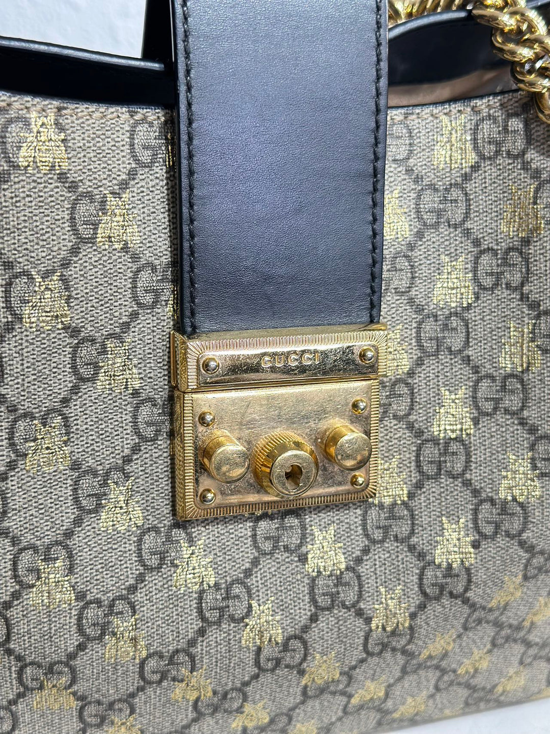 Gucci GG Logo Bees large Padlock Shoulder Bag