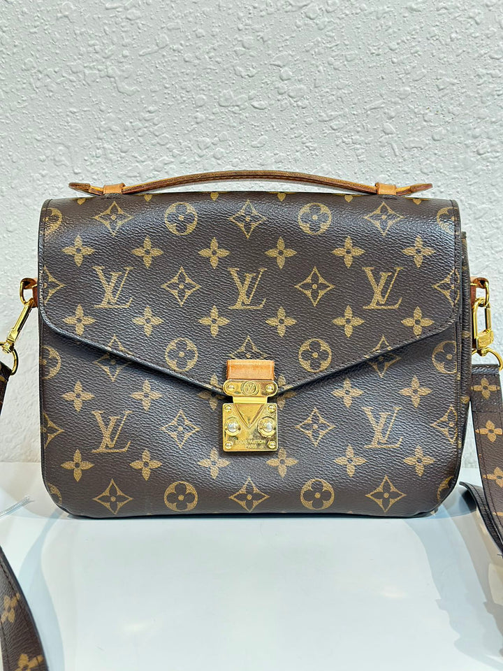 Louis Vuitton Monogram Canvas Metis Shoulder Bag