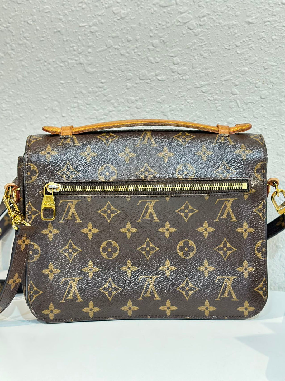 Louis Vuitton Monogram Canvas Metis Shoulder Bag