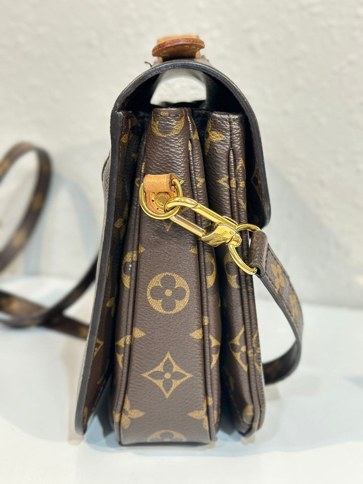 Louis Vuitton Monogram Canvas Metis Shoulder Bag