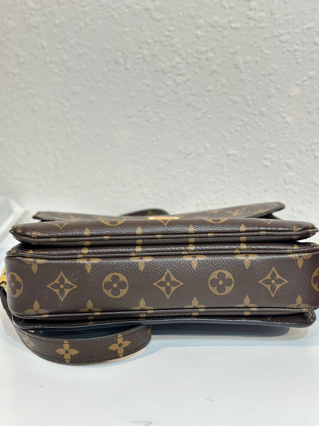 Louis Vuitton Monogram Canvas Metis Shoulder Bag