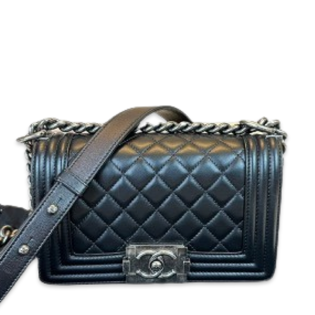 Pre-Owned Chanel Black Leather Lambskin Small Boy Bag Crossbody