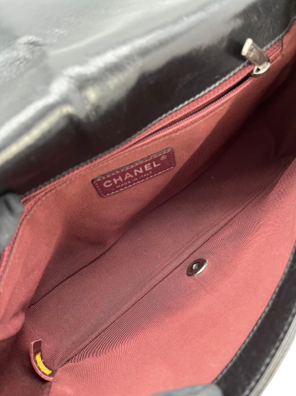 Pre-Owned Chanel Black Leather boy Bag Shoulder Bag