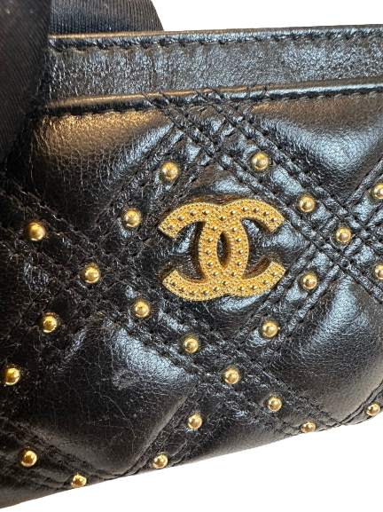 Preloved Chanel CC Logo Black Leather Card Holder With Gold Hardware