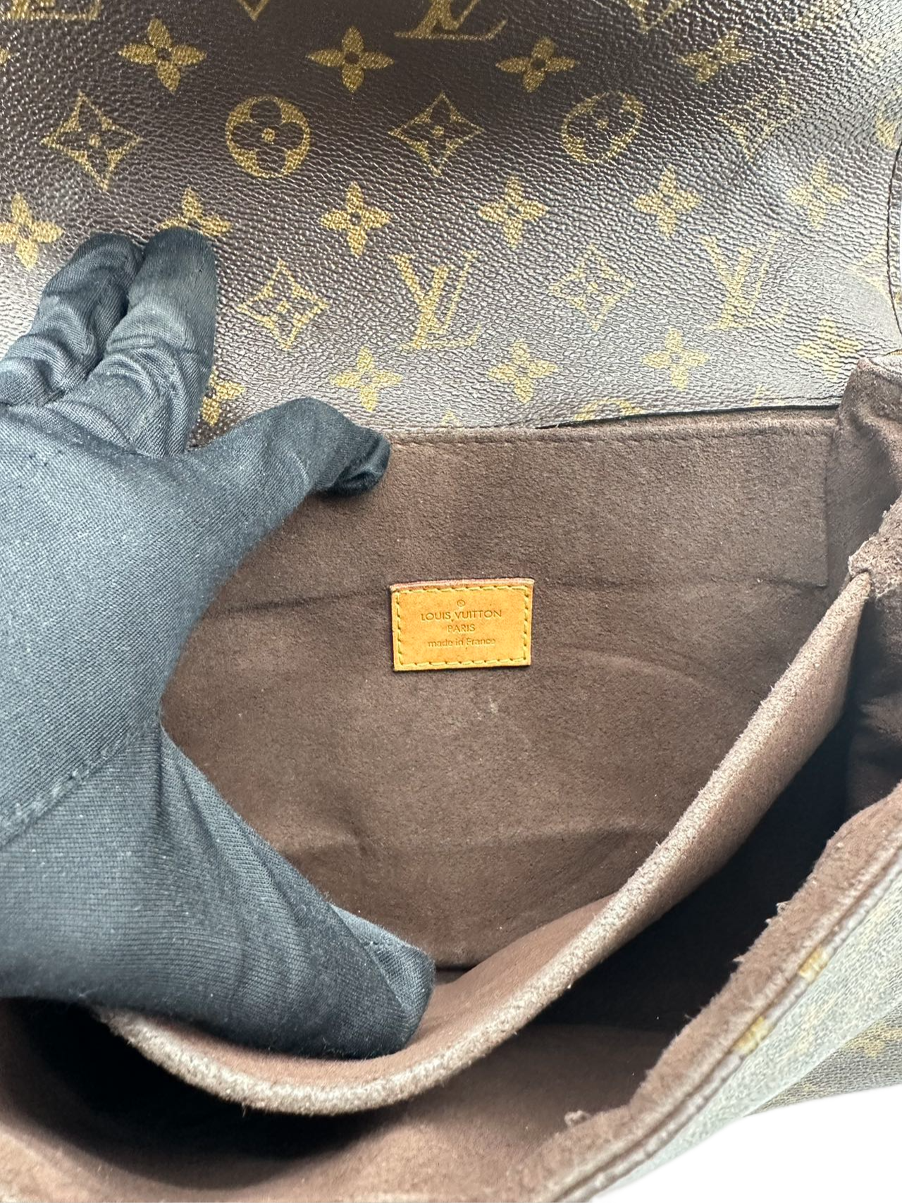 Preloved Louis Vuitton Monogram Pochette Metis Shoulder Bag