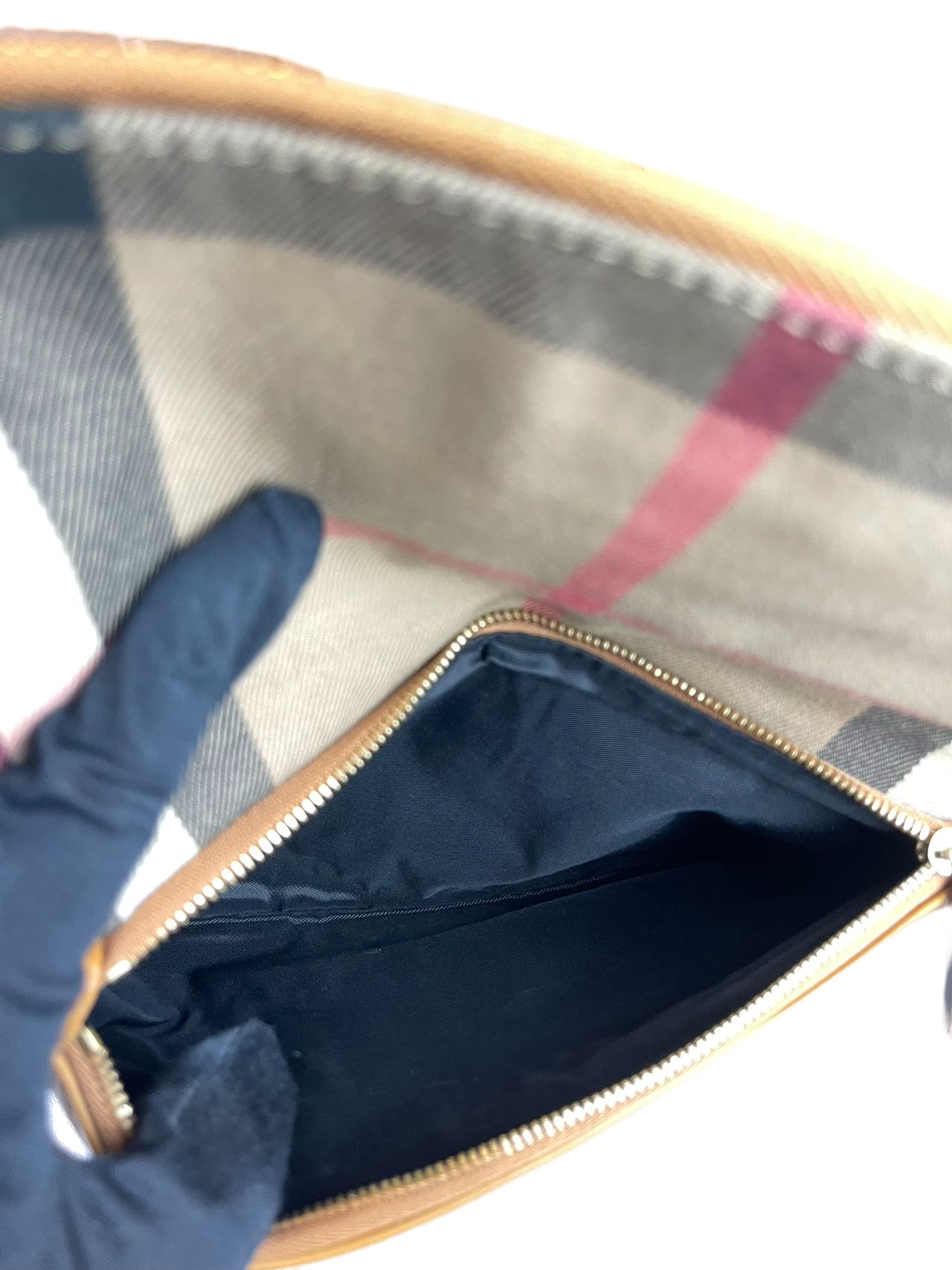 Preloved Burberry Signature Logo Clutches Handbag Pouch
